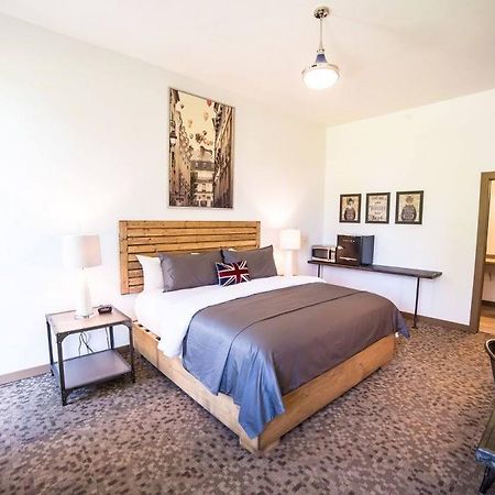 Okoboji Commons Hotel Экстерьер фото