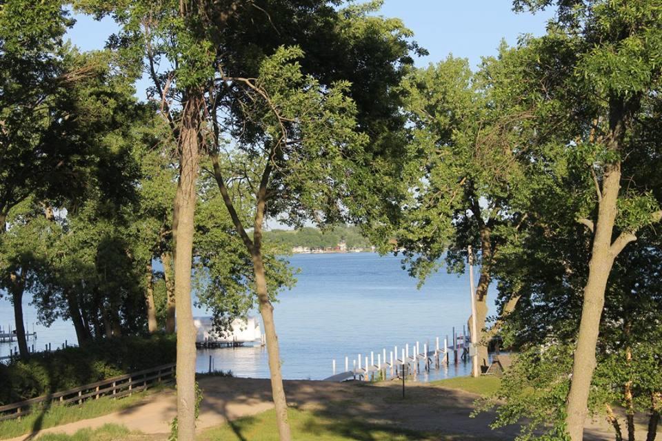 Okoboji Commons Hotel Экстерьер фото