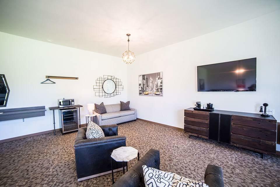 Okoboji Commons Hotel Экстерьер фото