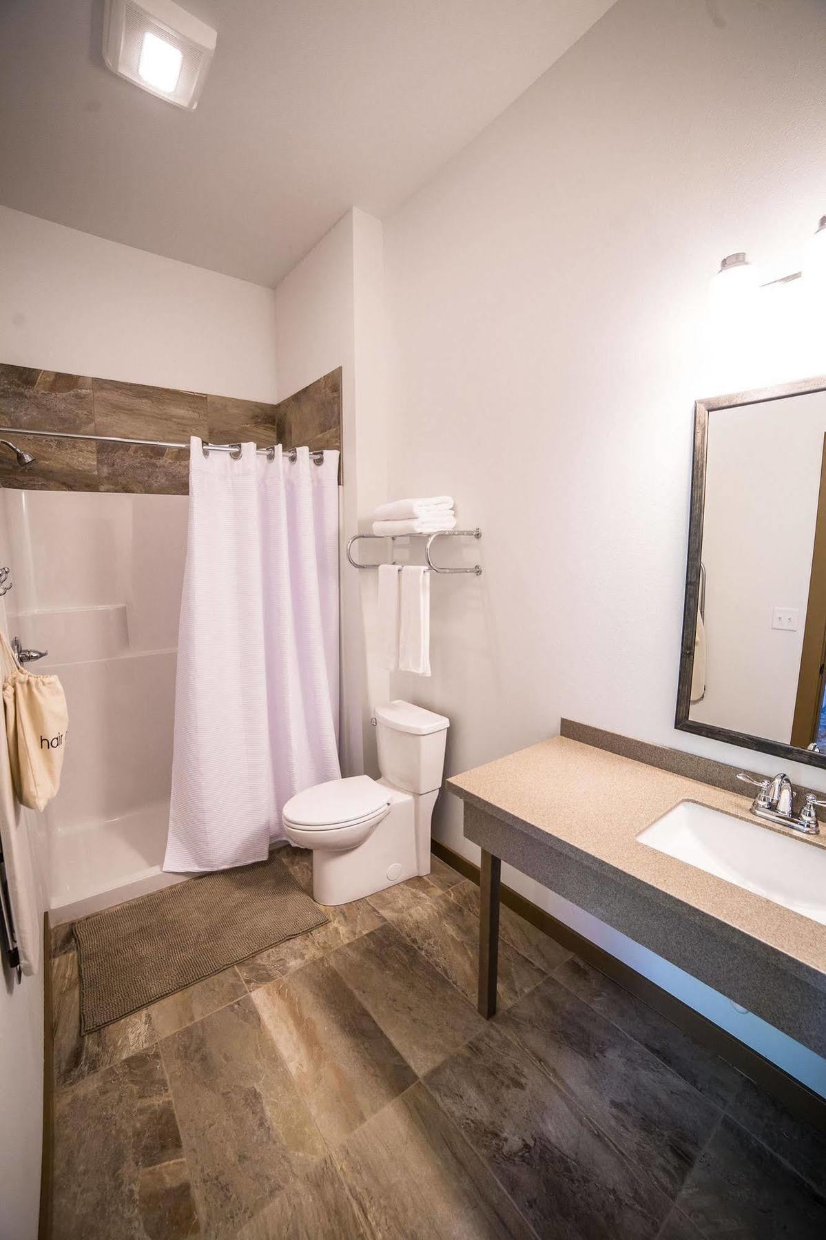 Okoboji Commons Hotel Экстерьер фото